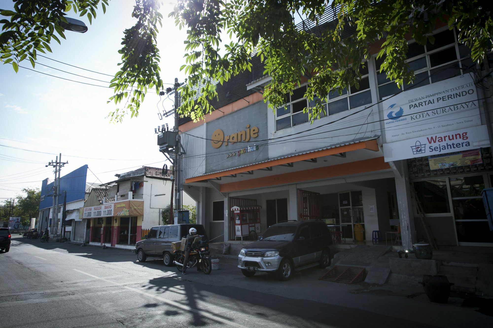 泗水 索洛波约狂欢节公园附近红门旅馆酒店 外观 照片