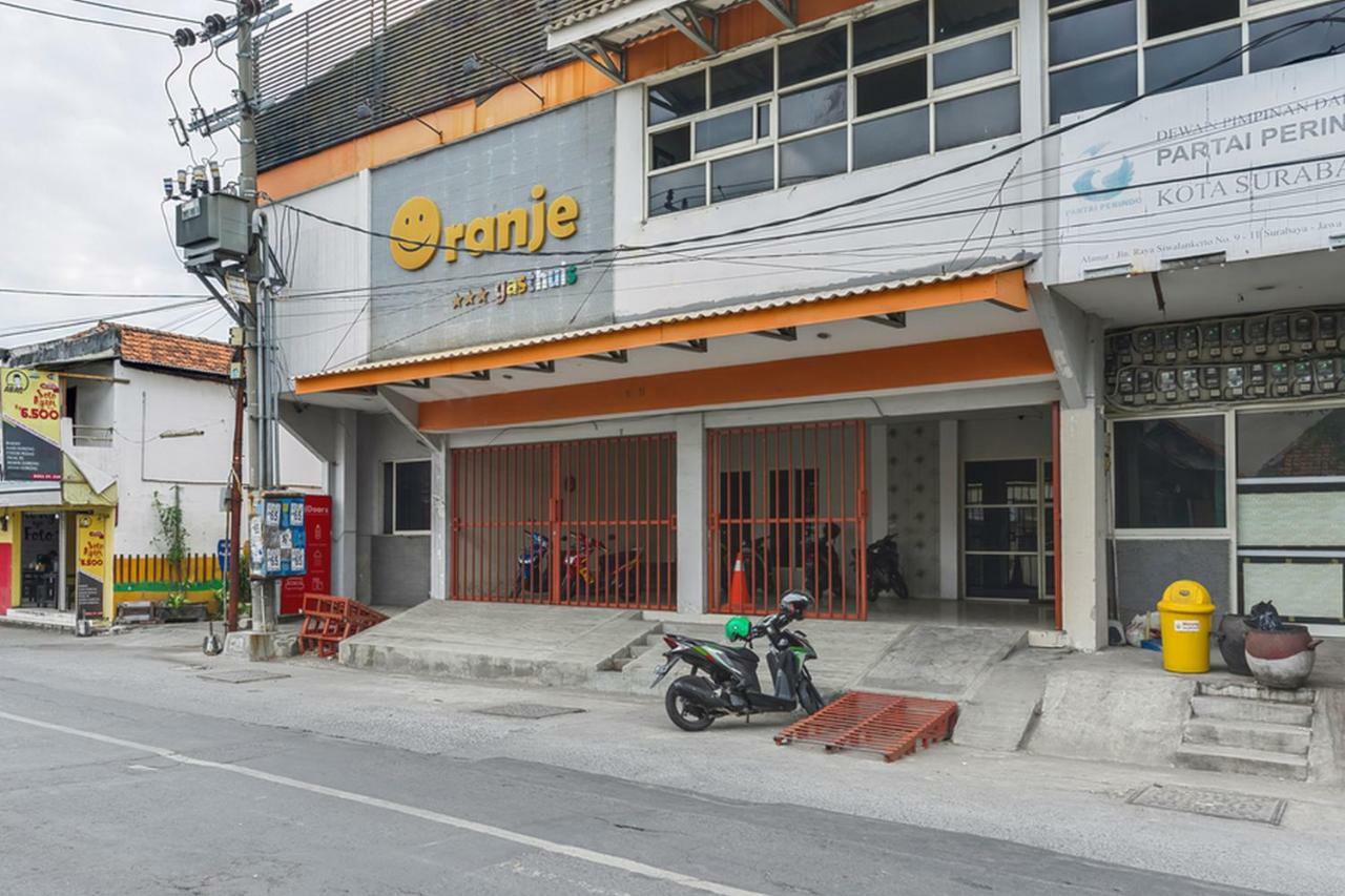 泗水 索洛波约狂欢节公园附近红门旅馆酒店 外观 照片